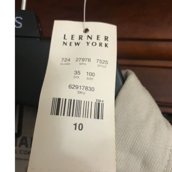 Sleeveless Skirts . Size: Medium 10 . Khakis Button Front . 100% Cotton . New - Picture 3 of 4